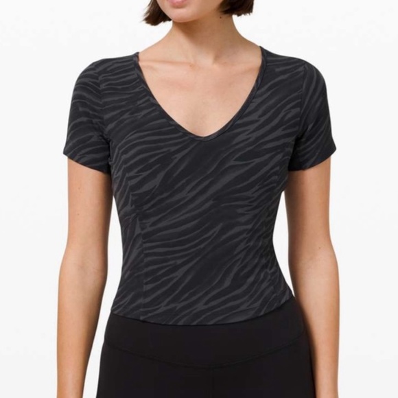 lululemon align short sleeve nulu top size four black zebra print - Picture 1 of 4